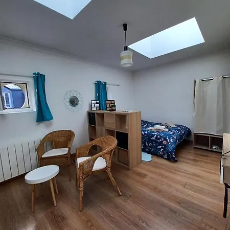 Douillet Studio Rouennais 3eme Etage Rouen